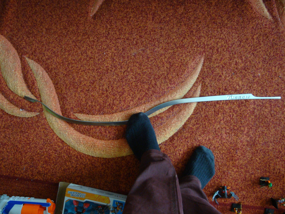 Что бы сфотографировать, приходится удерживать ногой. — Hyundai Tucson (TL)