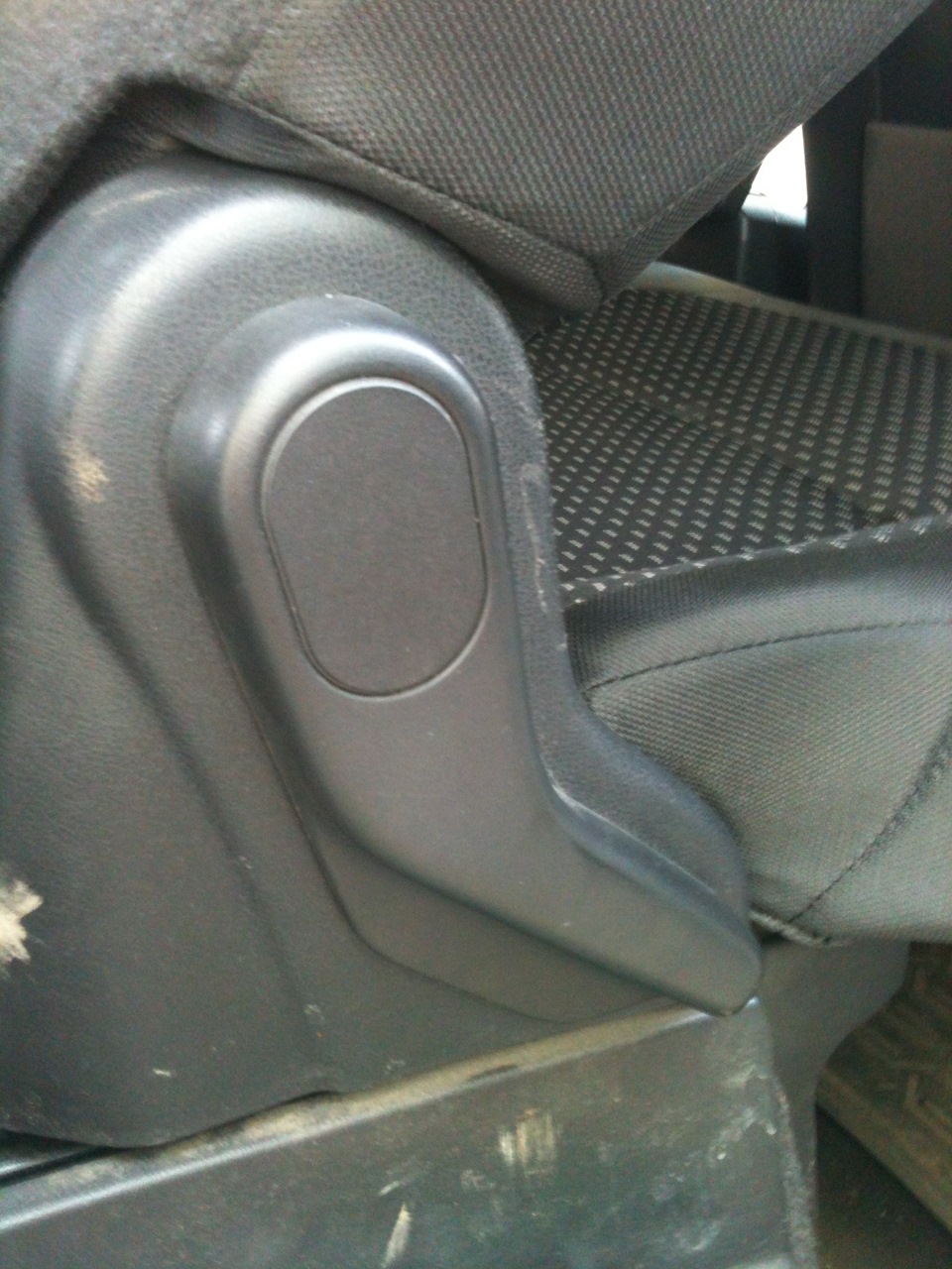 Наклон задних сидений — Nissan Qashqai+2, 2 л, 2009 года | своими ...