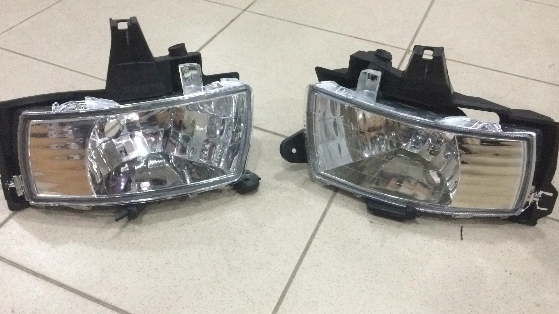 Фара противотуманная на виш. Птф тойота виш 2003. Led противотуманные фары toyota raize. Фара противотуманная тойота королла спасио 111. Фара противотуманная на виш.