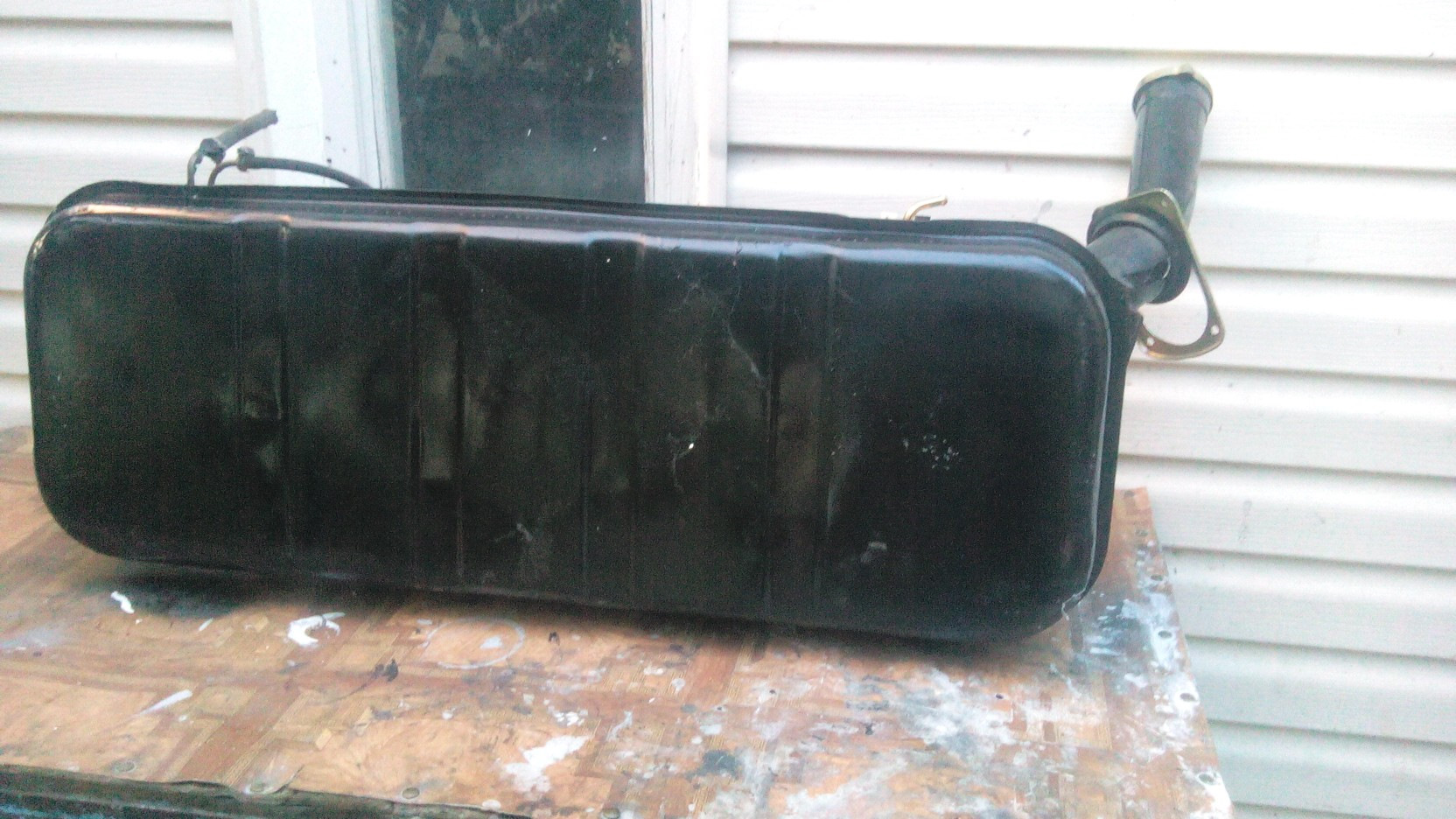 Вентиляция бака таврия. Бак от таврии. Бак от таврии. Бензобак таврия. Бензобак таврия.