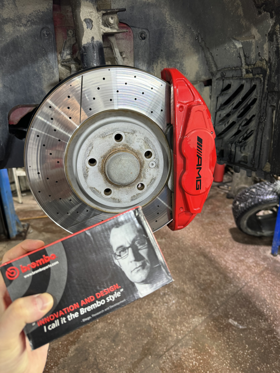 Смена тормозных колодок — Mercedes-Benz CLA 45 AMG (C117), 2 л, 2015 ...