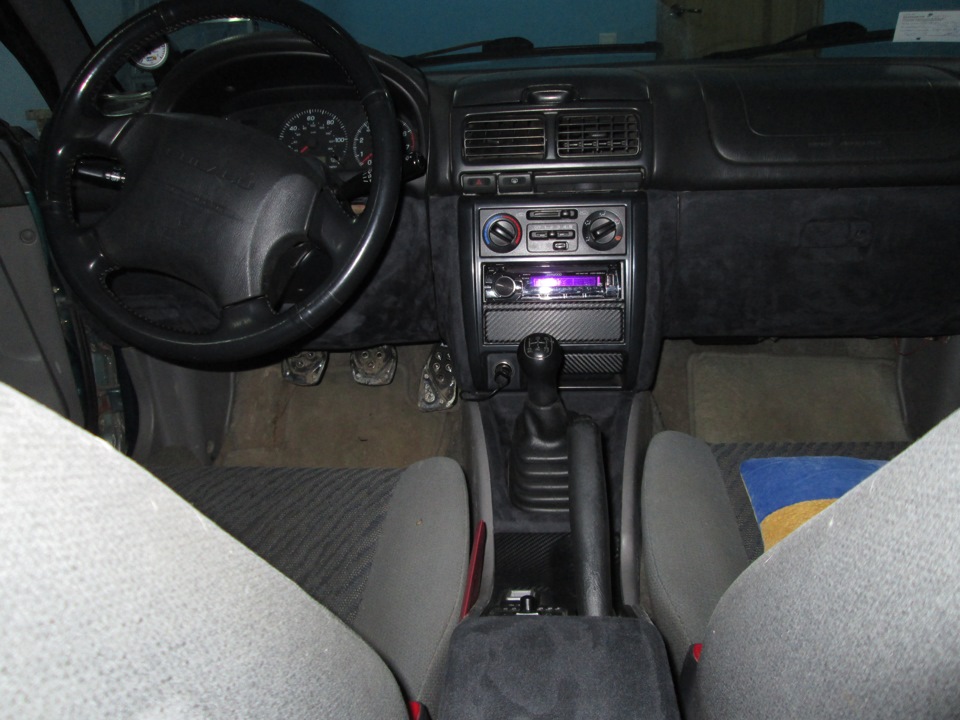 Оклейка нижней части торпеды самоклеющейся алькантарой — Subaru Impreza ...