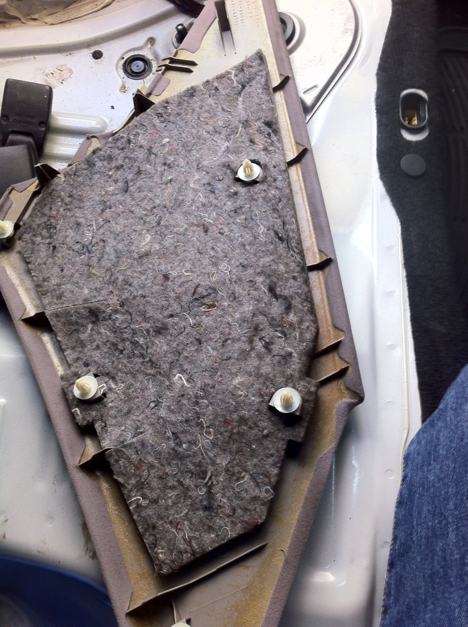 Замена лампочки в дублере стопа под стеклом и установка саба в ...