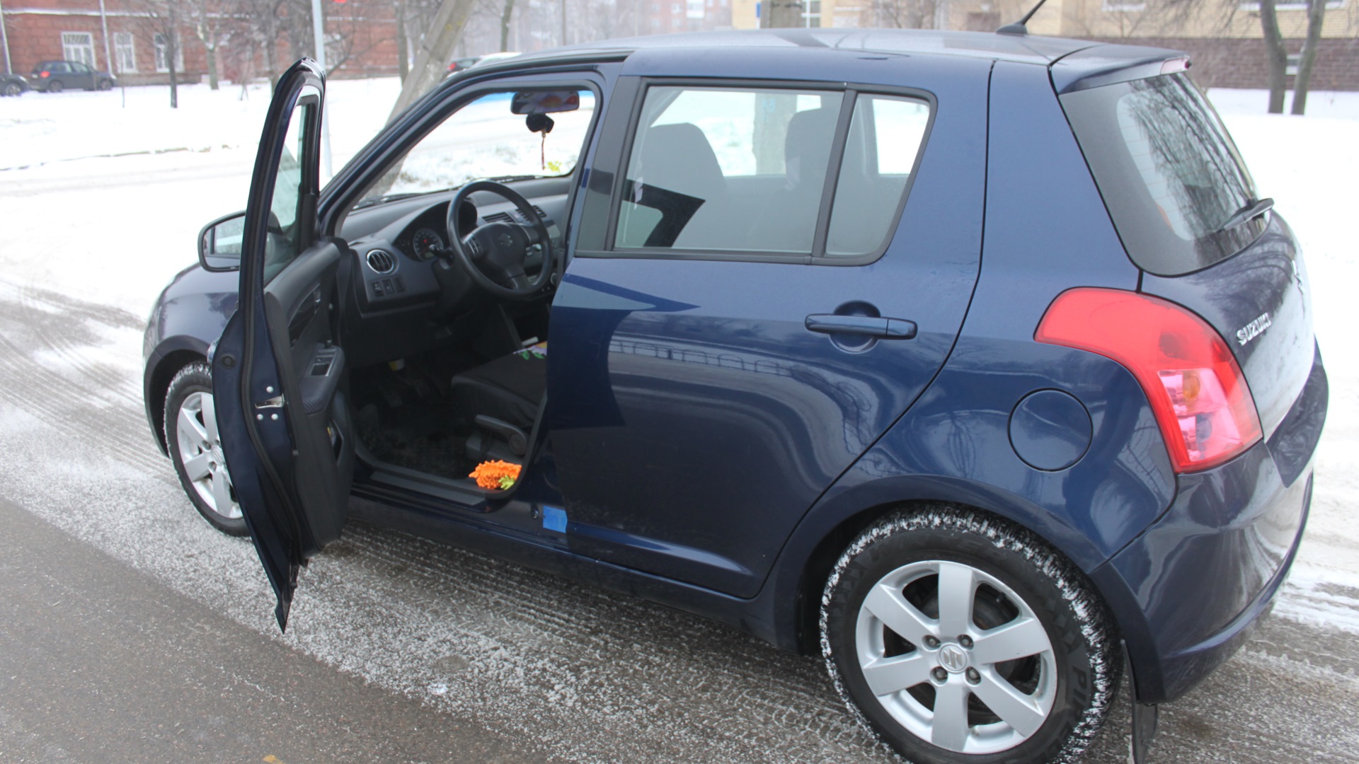 Suzuki Swift (2G) 1.3 бензиновый 2008 | -без ключ.доступ к авто на DRIVE2