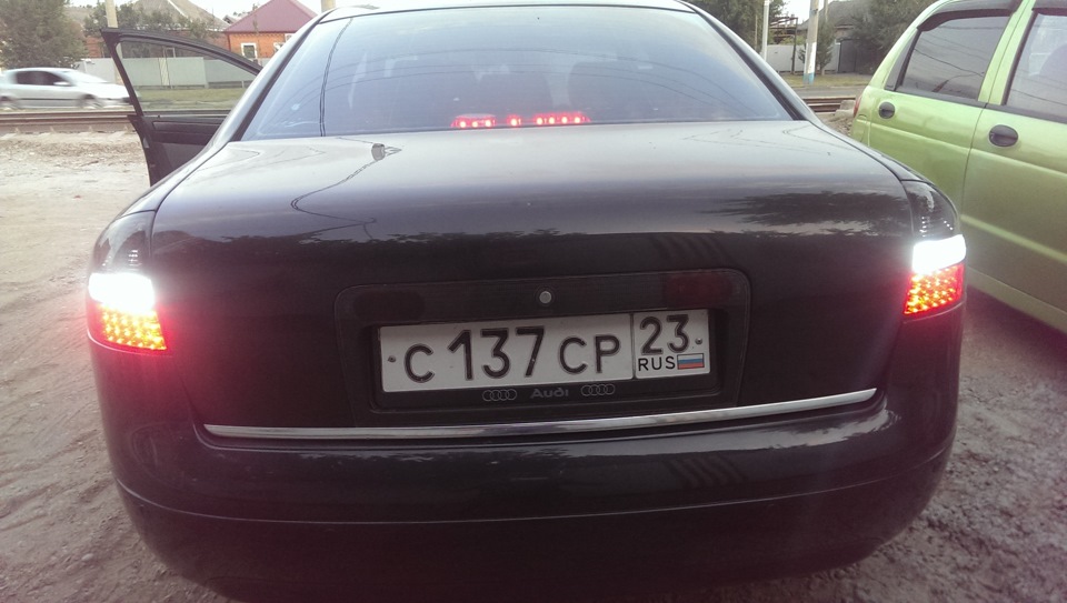 Установил наконец-то задние LED фонари, и суппорта в красный — Audi A6 ...