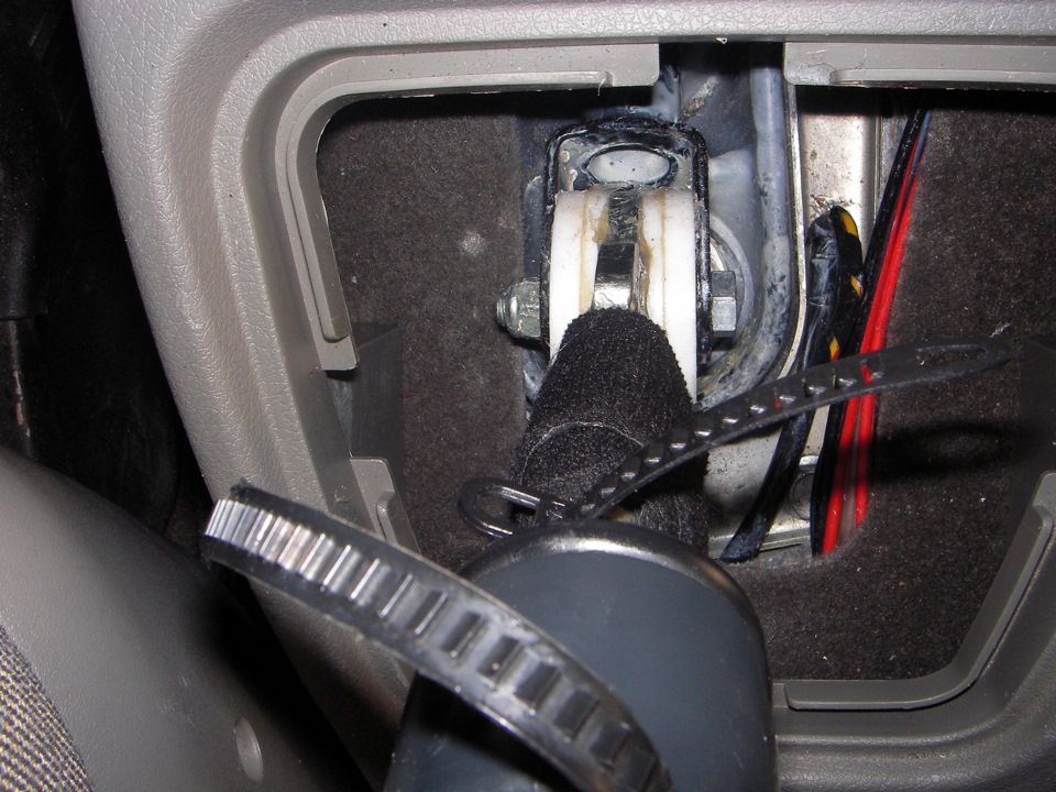 14) Устраняем дребезг рычага КПП Калина — Lada Калина хэтчбек, 1,4 л ...