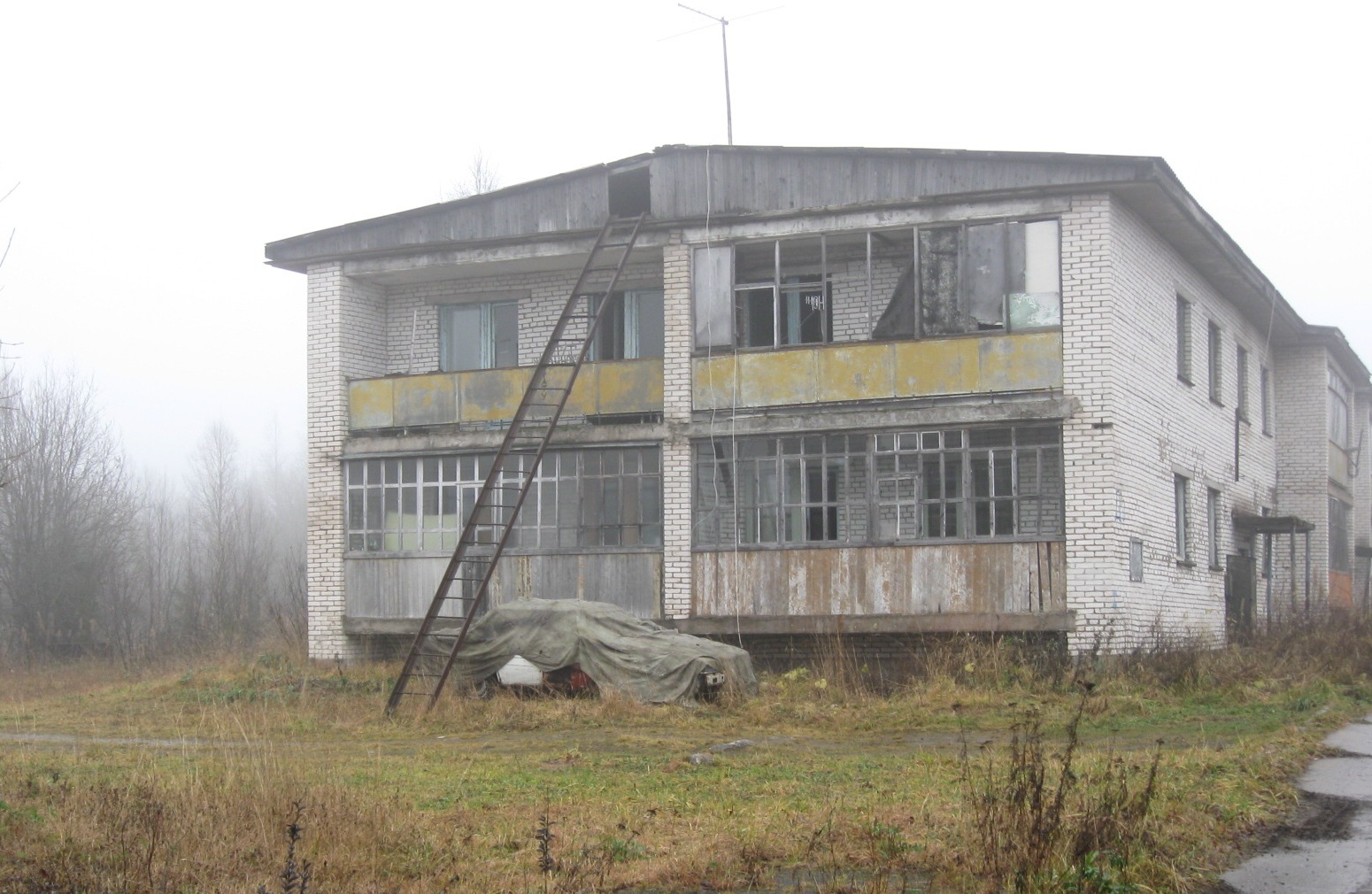 Поездка в заброшенный военный городок 