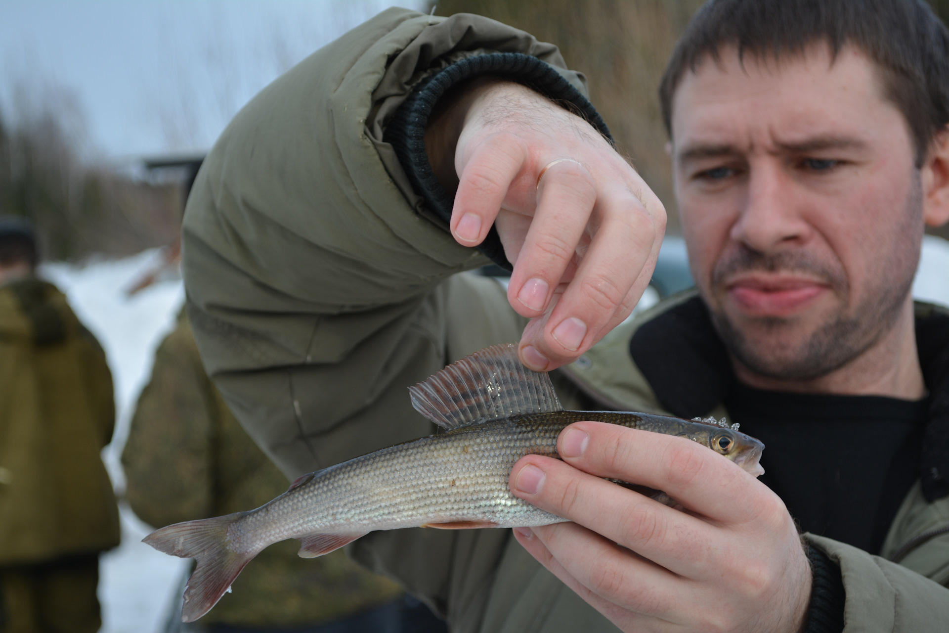 Лови р. Лови р. Озеро семейная рыбалка. Рыбалка в пермском крае. Поймай звук р.