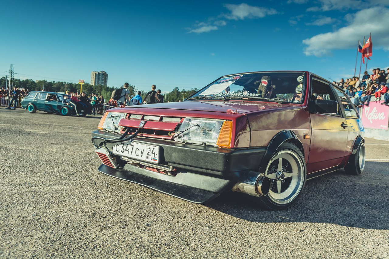 Ае будет крута. Золотая ВАЗ 2108. Корч Lada Samara. ВАЗ 2108 пушка гонка. Messer на ВАЗ 2108.