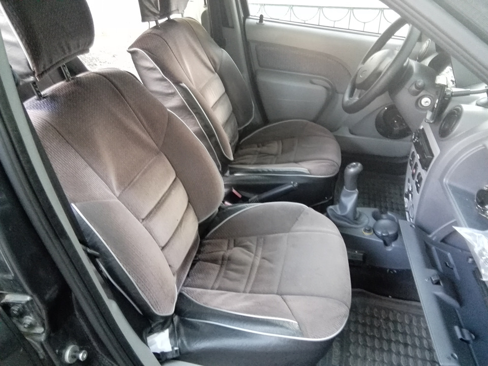 Чехлы Эко кожа — Renault Logan (1G), 1,6 л, 2008 года | аксессуары | DRIVE2