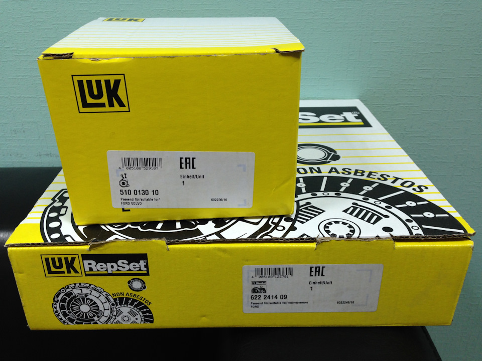 Упала педаль сцепления… =) — Volvo C30, 1,6 л, 2007 года | визит на ...