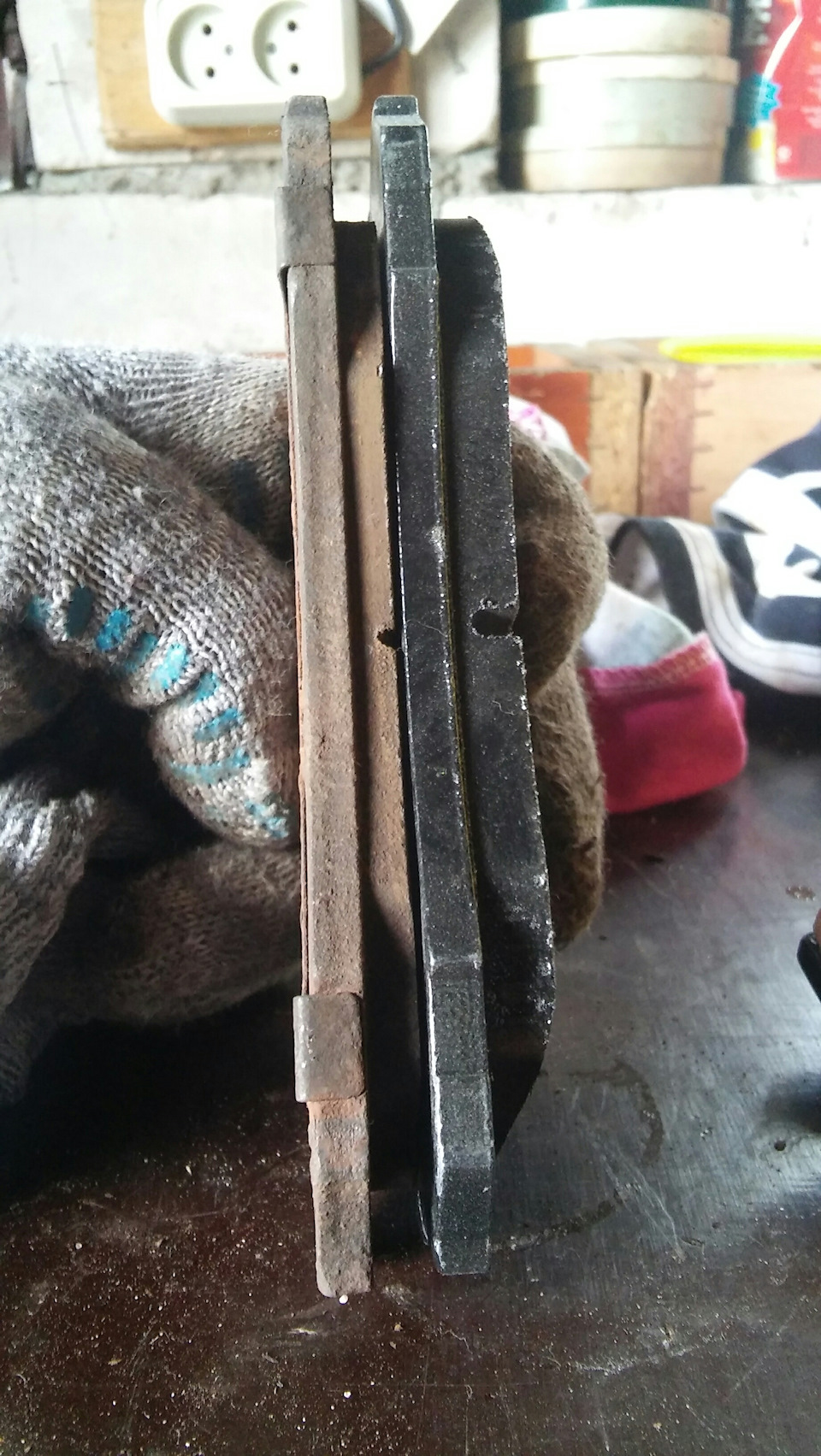 Замена колодок, люфт внутреннего шруса — Mitsubishi Montero Sport, 3 л ...