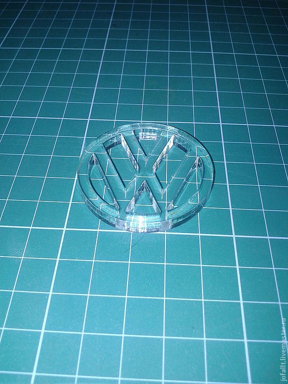 заказал себе брелок из акрила — Lada Гранта, 1,6 л, 2012 года ...