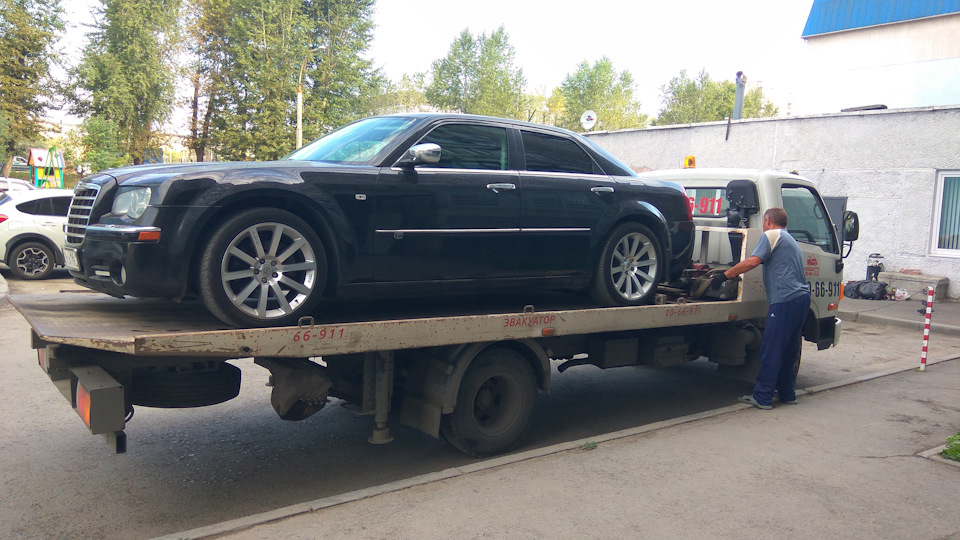 Фото в бортжурнале Chrysler 300 (300C) (1G)