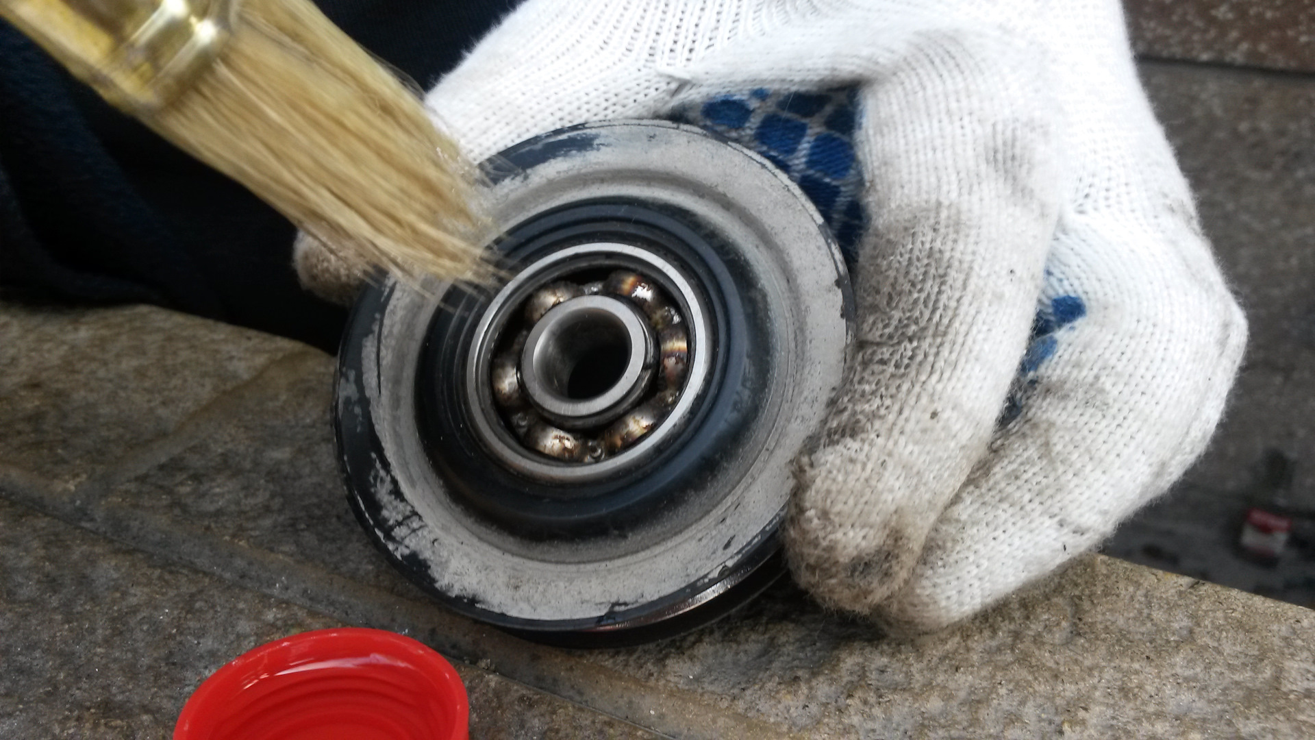 …Привет всем зашедшим!). замена лампочки в фаре и роликов Ниссан микра ...