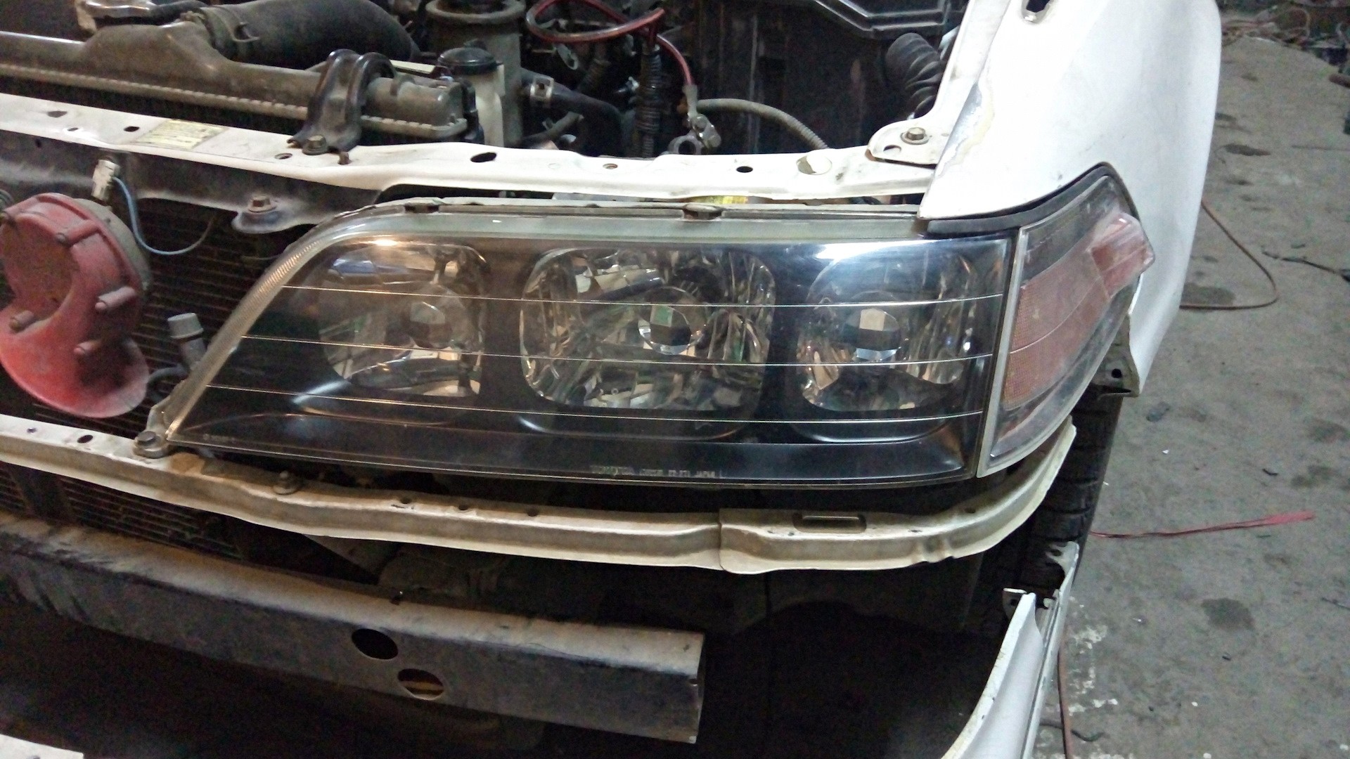 Как разобрать фару марк 2 100 Покраска фар + Габариты в поворотники - Toyota Mark II (100), 2,5 л, 1997 года с