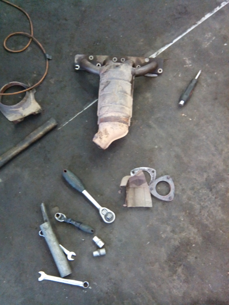 В начале осени, катализатор умер. "Паук" вместо катализатора. — Lada ...