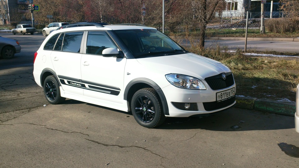 Skoda yeti накладки на арки. Арки шкода фабия. Арки шкода фабия. Расширители арок шкода фабия 1. Арки шкода фабия.