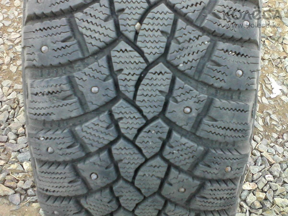 215 65 зима. 215 65 16 Dunlop Winter Ice 2013 год. Дунлоп Винтер СП 500 215/65 р16. Ставрополь купить зимние шины магазин Данлоп рынок Южный Нива.