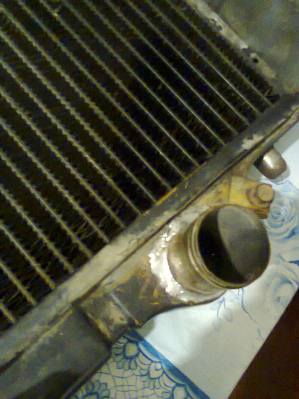 Устранение течи в радиаторе — Mazda 626 III (GD), 2,2 л, 1990 года ...