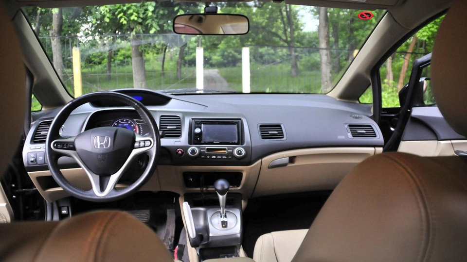 Honda Civic Hybrid (2G) 1.3 гибридный 2009 на DRIVE2