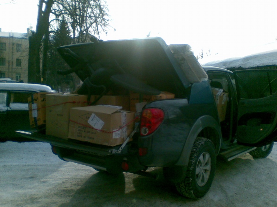 Дружеская помощь в переезде))) — Mitsubishi L200 (4G), 2008 года ...