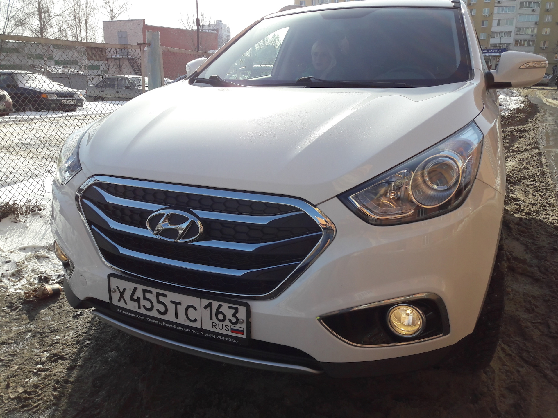 Хендай хром. Решетка ix35. Решетка на Hyundai ix35. Решетка радиатора хром ix35. Решотка радиатора хром Хундай IX 35.