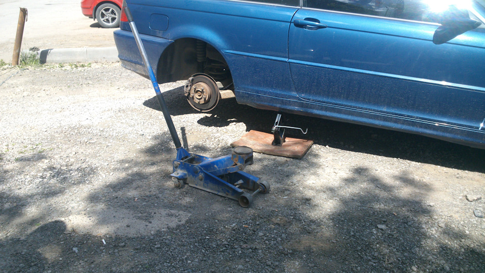 Прокачка тормозов BMW e46 и мелкое ДТП ВАЗ 2109 — BMW 3 series Coupe ...