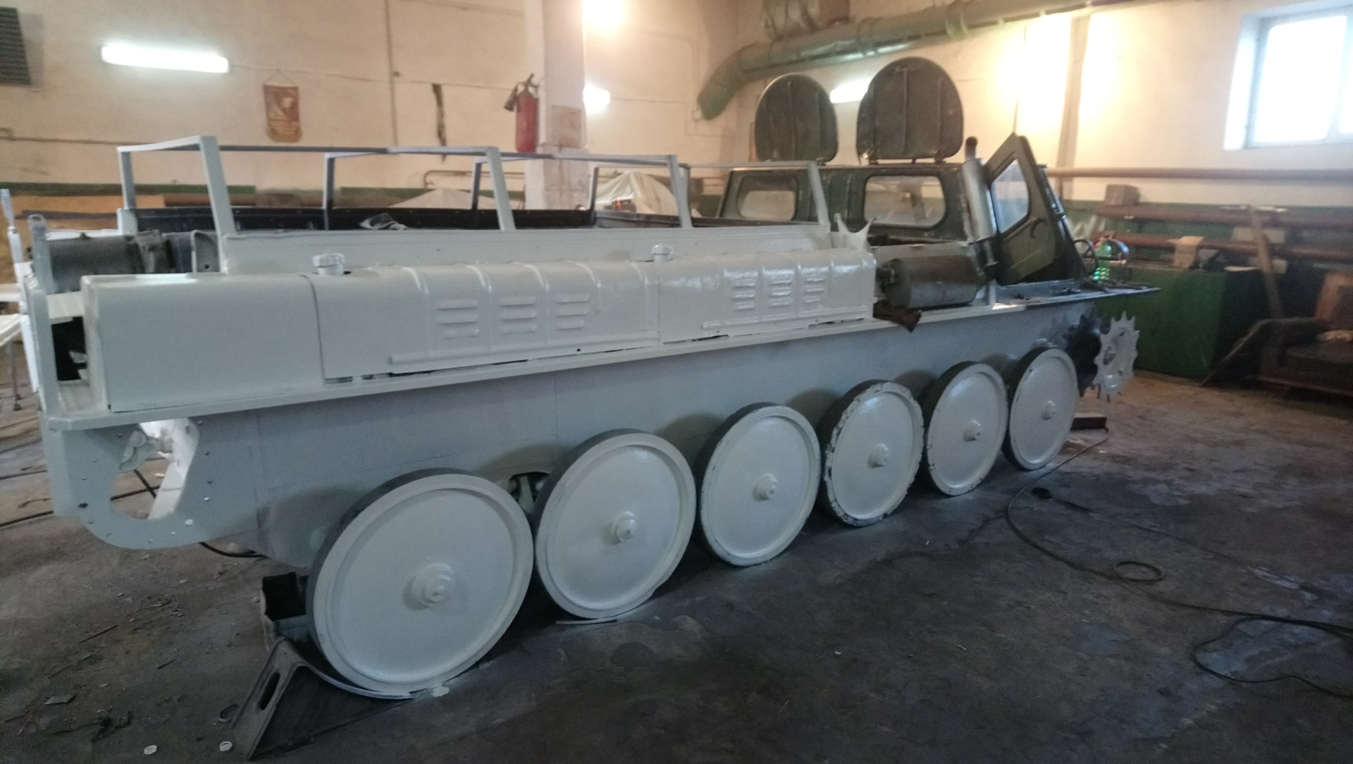 Газ 71 работа. ГАЗ-71 ГТ-см катки. ГАЗ 34039 днище. ГТСМ ГАЗ 71 подвеска катков. Подвеска ГАЗ 71