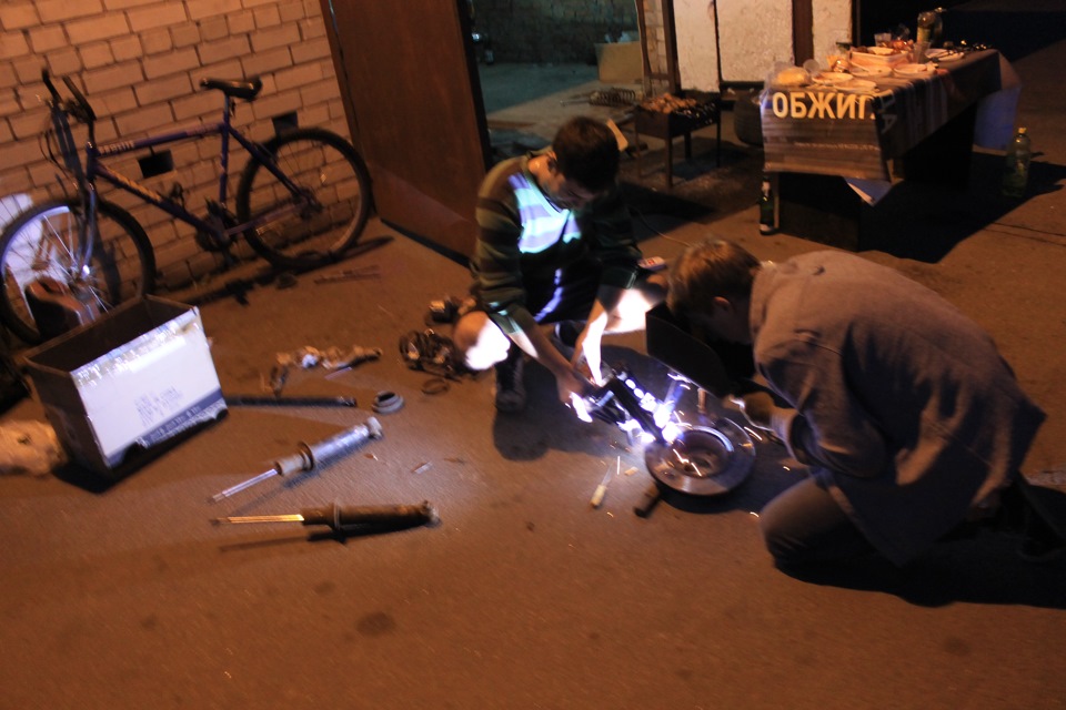 гараж движ. жигацарь. гаражный движ надпись. гараж движ. движ надпись.