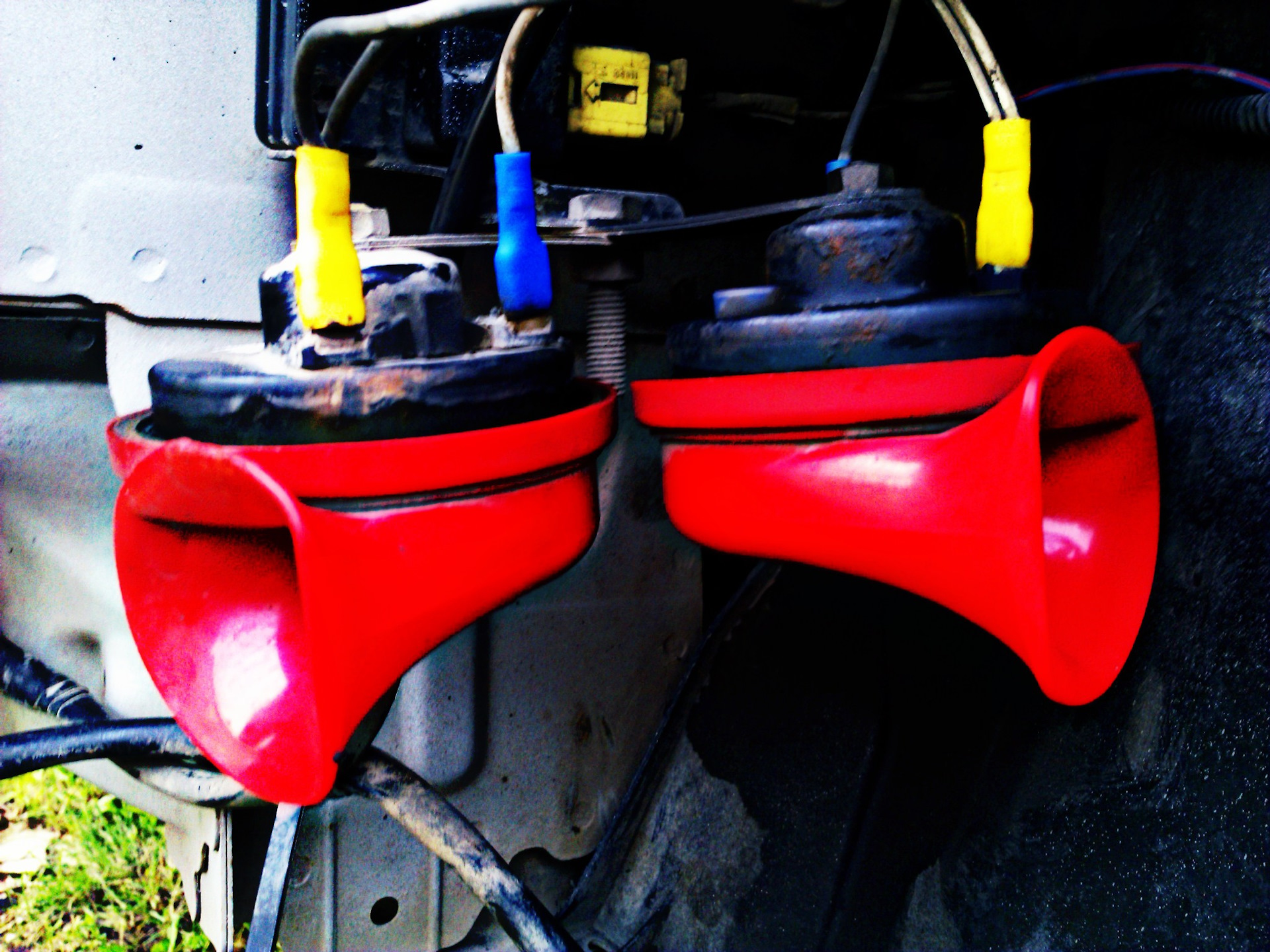 Звуковой сигнал лансер 10. Сигнал тюнинг. Стоп сигналы скайлайн. Задние фары honda civic 4d. Задние фонари chaser 100.