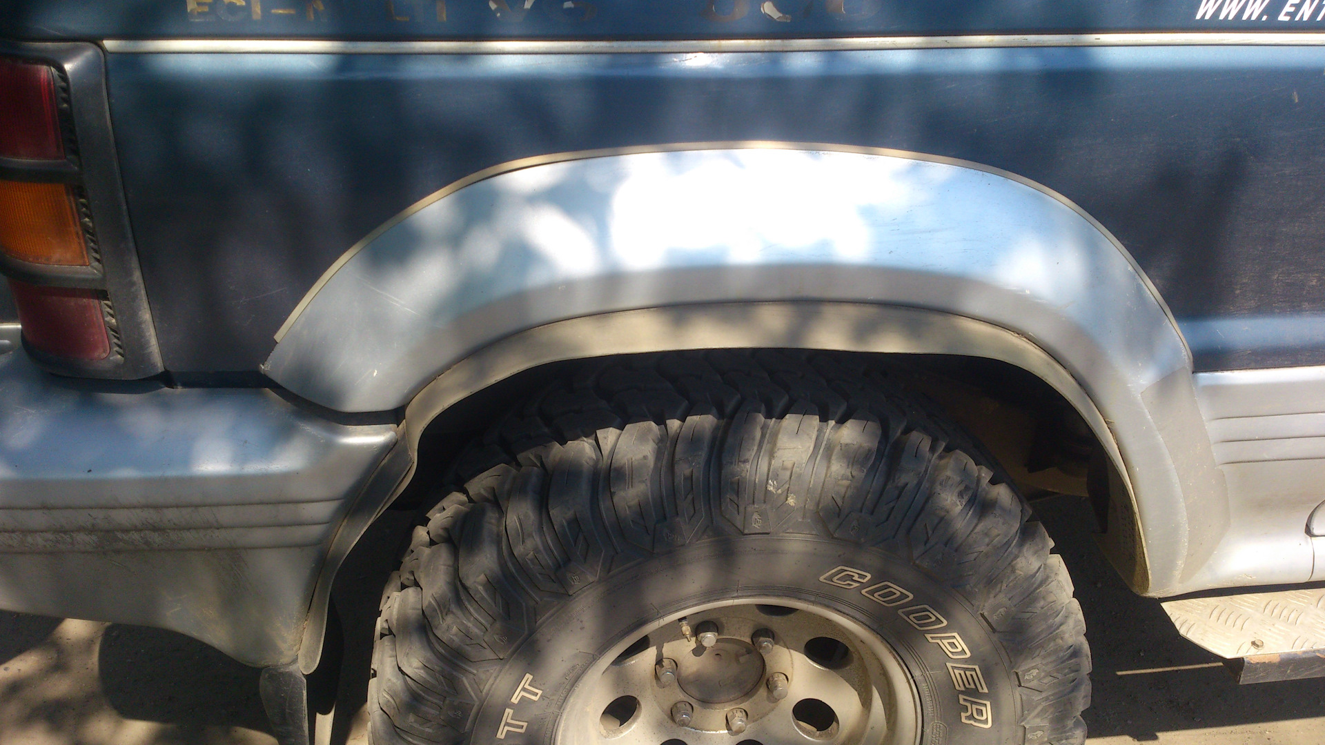 Расширители арок на митсубиси паджеро 2. Расширители арок паджеро 2. Паджеро спорт расширители крыльев. Mitsubishi pajero 1993 оффроад. Расширители арок паджеро 2.