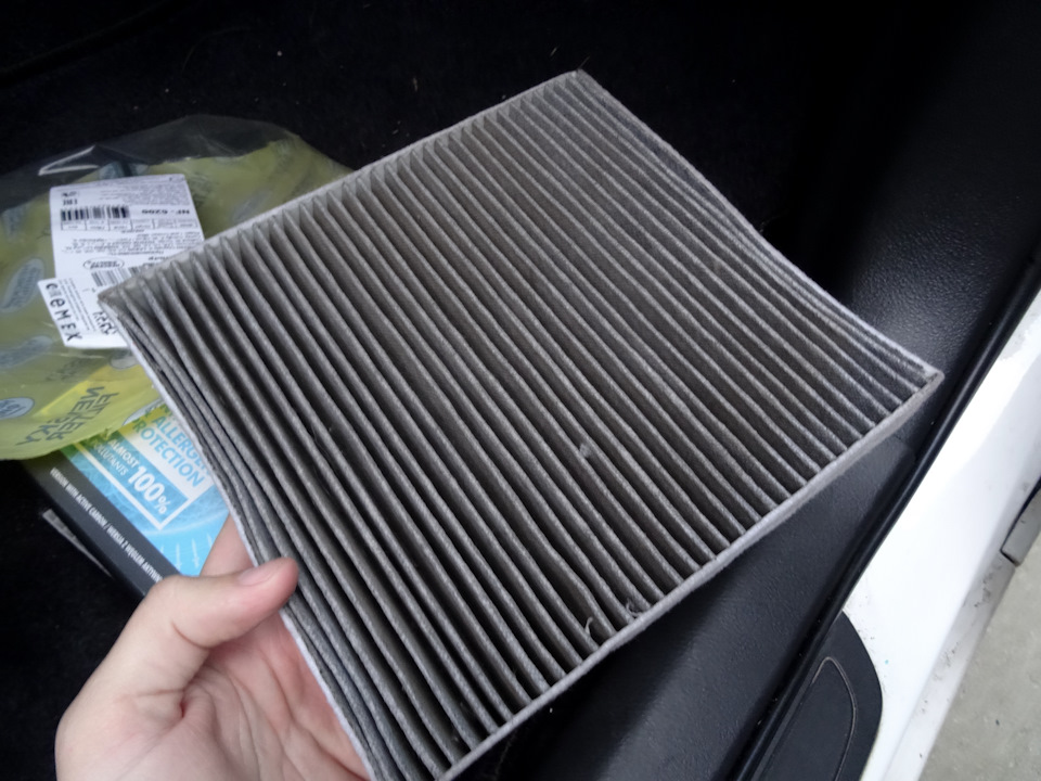 а вот мой старый САкура брал за 450р и у него в сравнении с фильтроном волн больше(следовательно площадь фильтрующего эллемента больше) но толщина этой гофры меньше, поэтому однозначного мнения нет. А раз так то лучше тот что выгоднее — Toyota Corolla (140/150)