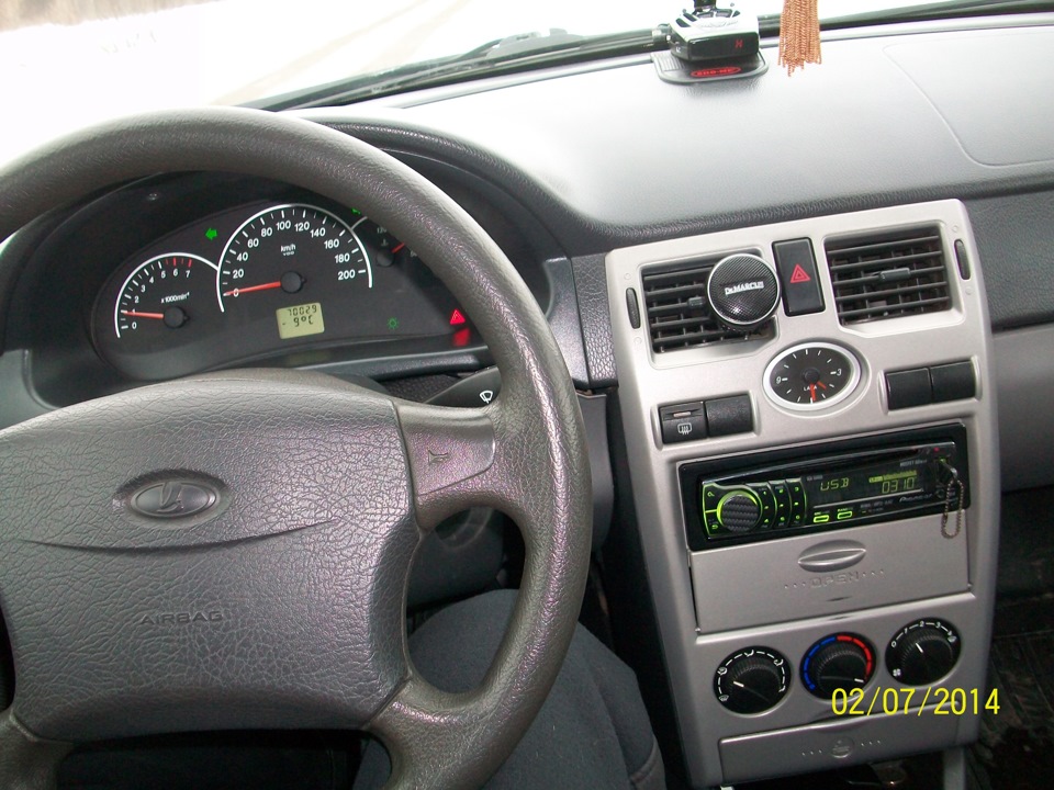 консоль в черный — Lada Приора седан, 1,6 л, 2009 года | другое | DRIVE2