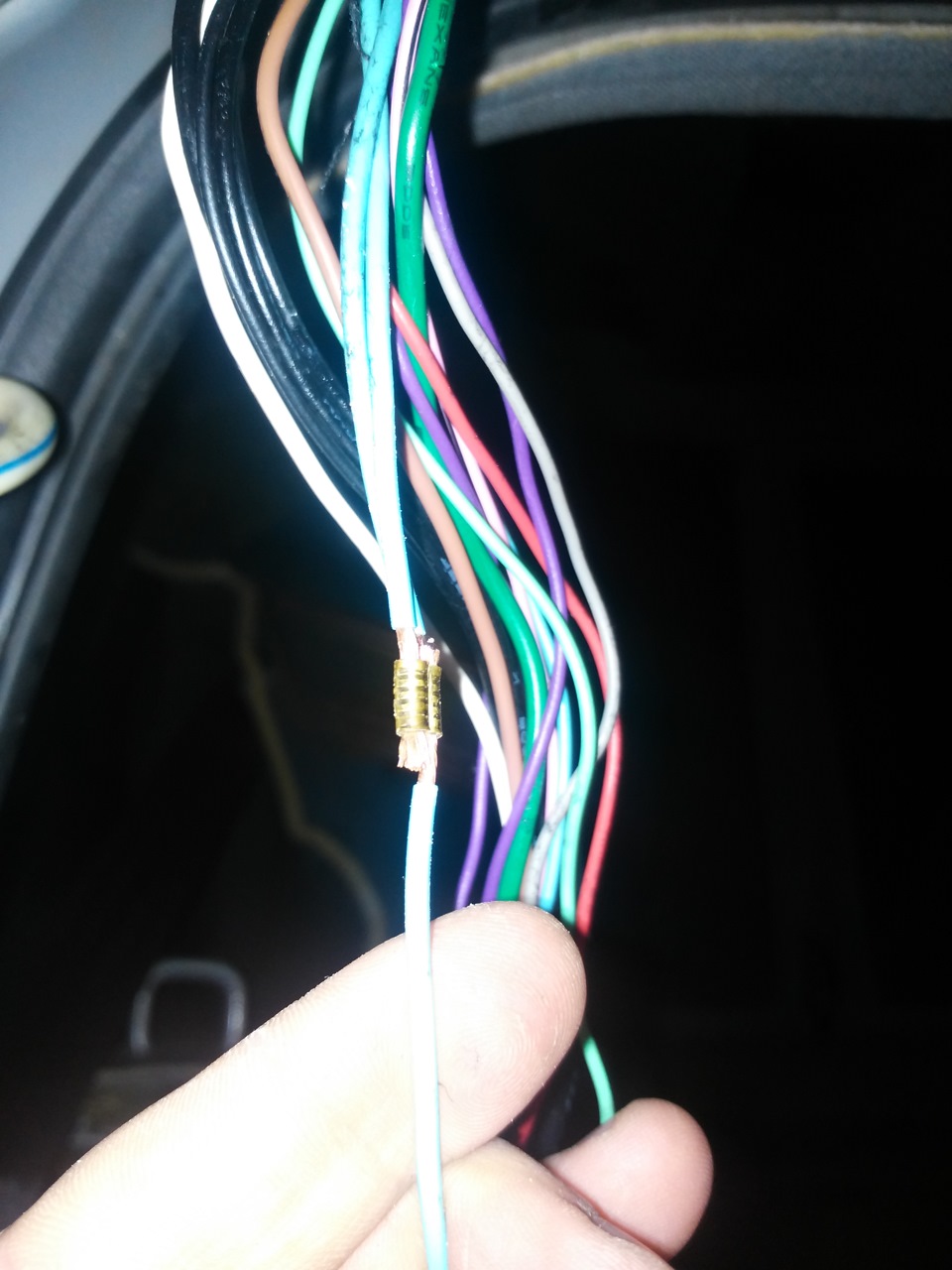 Стоп сигнал лачетти. Стоп сигнал лачетти седан. Шевроле лачетти не горит стоп сигнал. Провода на фонари заднего хода лачетти. Шевроле лачетти не горит стоп сигнал.