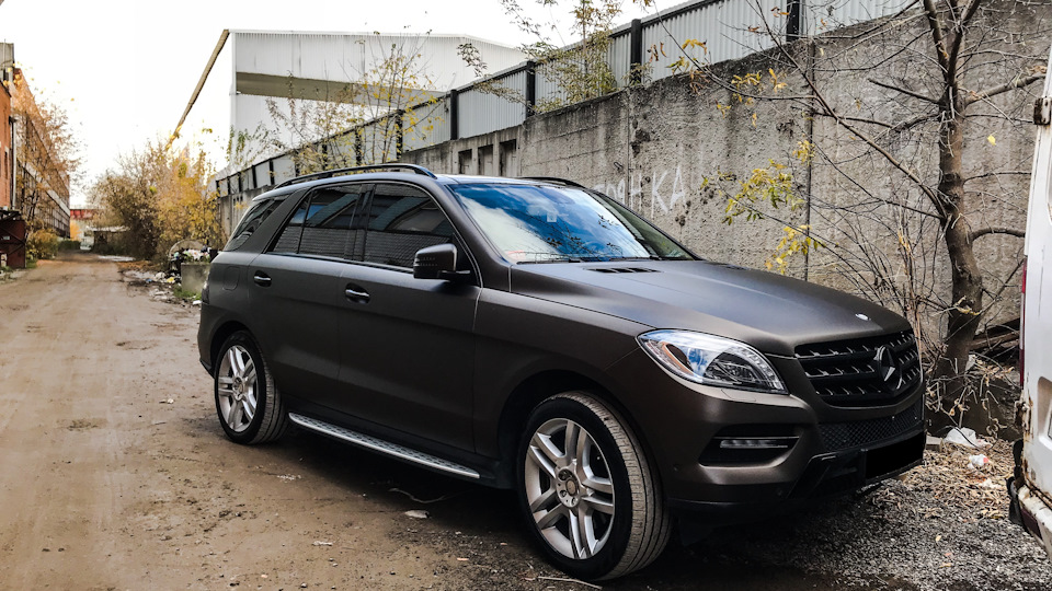 мерседес ml w166 в пленке. мерседес мл 350 коричневый. мл коричневый. Mercedes gle topcar. Mercedes ml w166 черный матовый.