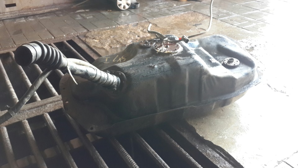 Сварка бензобака и его мойка — Toyota 4Runner (II), 3 л, 1993 года ...