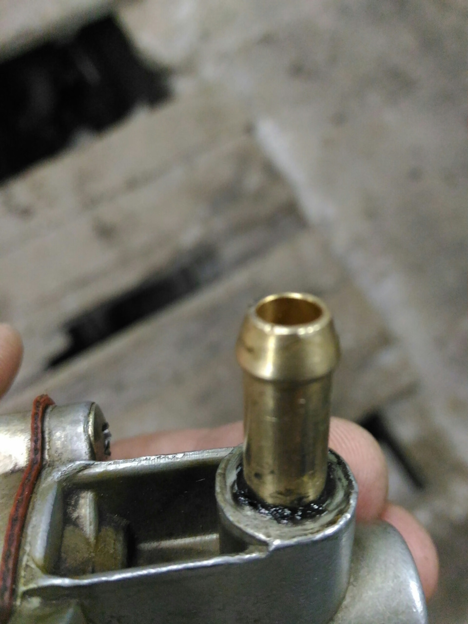 Течь штуцера бензонасоса — Lada 2109, 1,5 л, 1996 года | своими руками ...