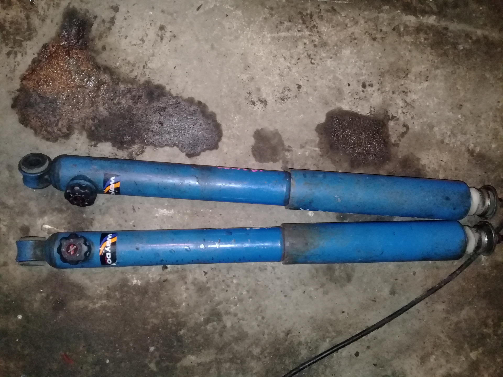 Амортизатор с компенсационной камерой. Пружина амортизатора 850 lb. Амортизаторы передние эскудо 1. Toyota 4runner 2018 пружины и амортизаторы. Изменить жесткость амортизаторов.