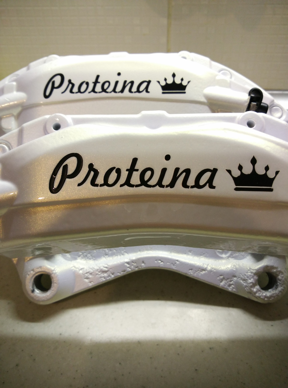 Вы когда нибудь видели такой размер шрифта на суппорта?! Ах да, ещё чтобы это красиво смотрелось!) — Alfa Romeo 166