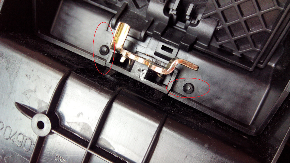 Мерседес 210 как разобрать подлокотник