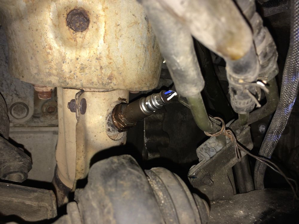 Outlander кислородный датчик разъем. Space wagon 2 датчик кислорода. Датчик кислорода 4g69. Где лямбда митсубиси. Где лямбда митсубиси.