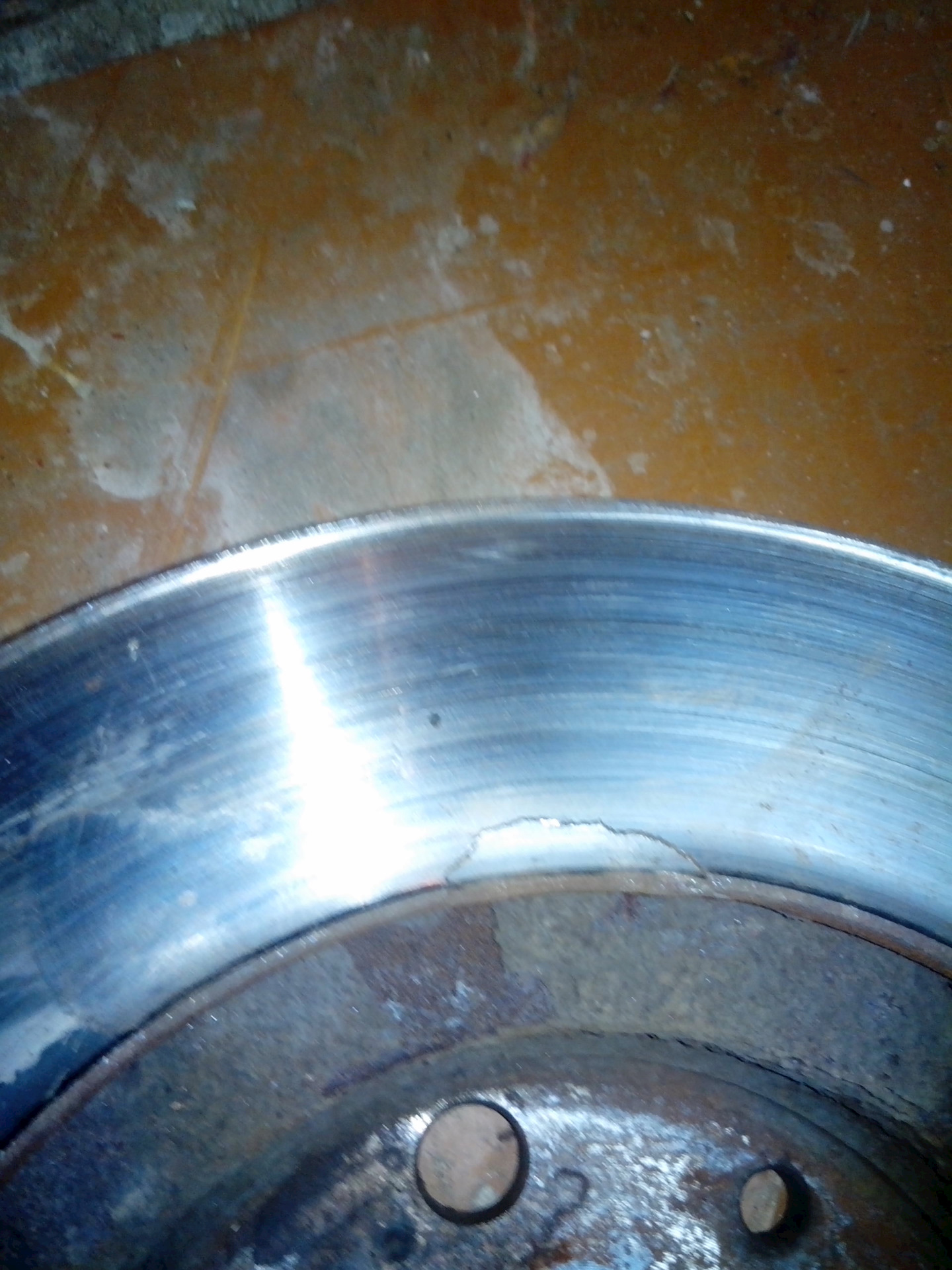 Да мне только передний ступичный подшипник поменять да 1 задний ...