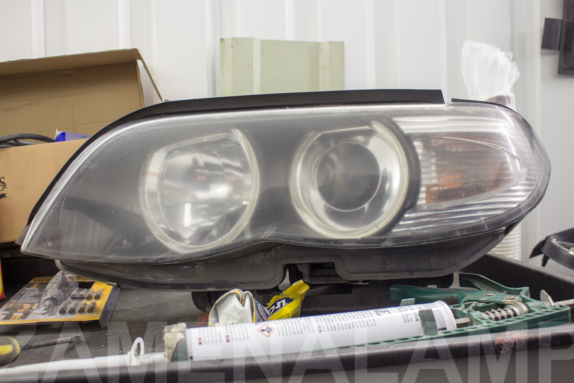 BMW X5 (E53) замена штатных линз на биксеноновые 3.0 дюйма — ZAMENALAMP ...