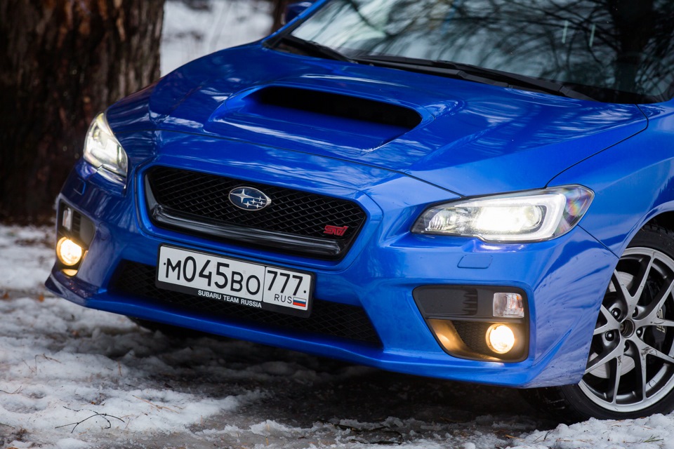 Subaru WRX STI синяя