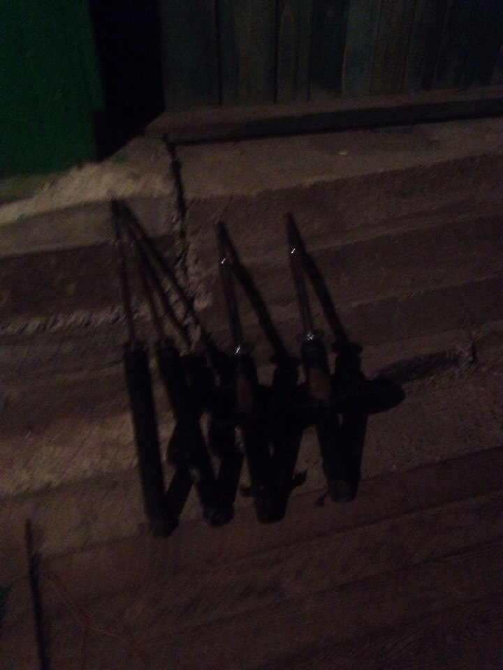 Прокачка стоек в круг — Honda Stepwgn (1G), 2 л, 1998 года | плановое ...