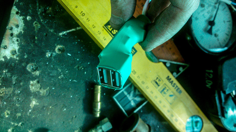 Usb розетка в машину вместо штатной заглушки