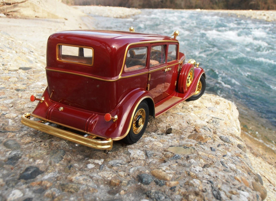 サンスター 1/18 キャデラック　DELUXE TUDOR sddefault.jpg