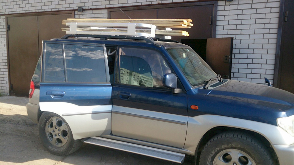 Обустраиваем гараж. Паджерик помогает :) — DRIVE2