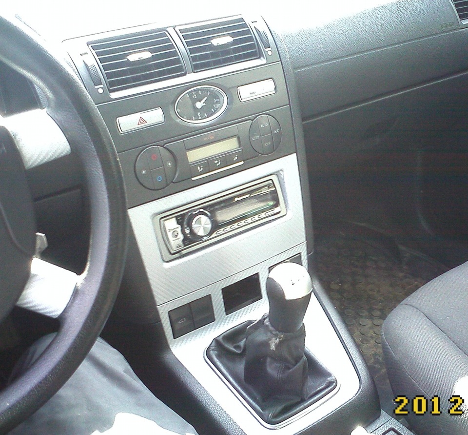 оклейка пленкой под карбон — Ford Mondeo III, 1,8 л, 2004 года | тюнинг ...